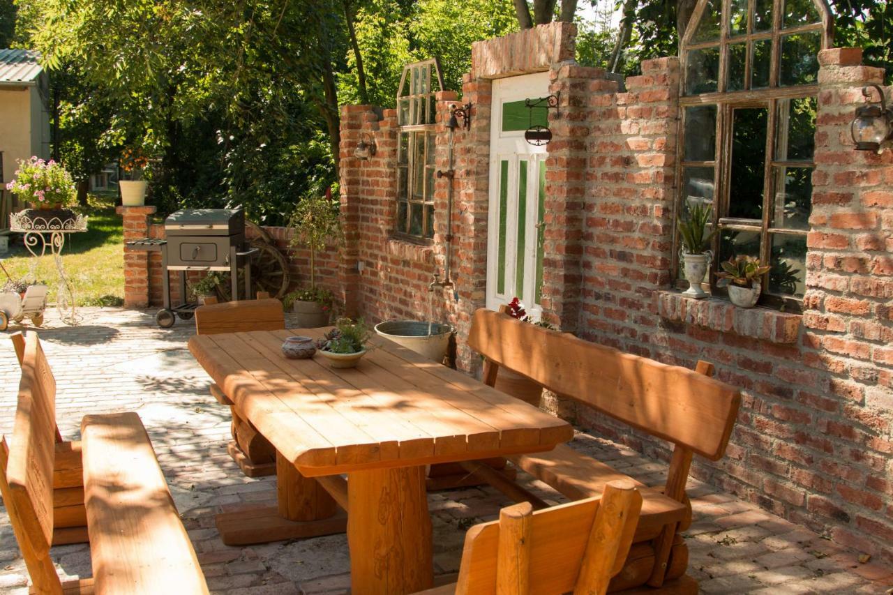 Ferienwohnung Im Schlossgarten Herbsleben Exterior foto